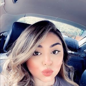 Meet your Posher, Celeste